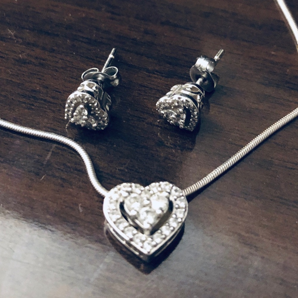 14k wt gold/ diamond pendant/earrings Kay Jewelers